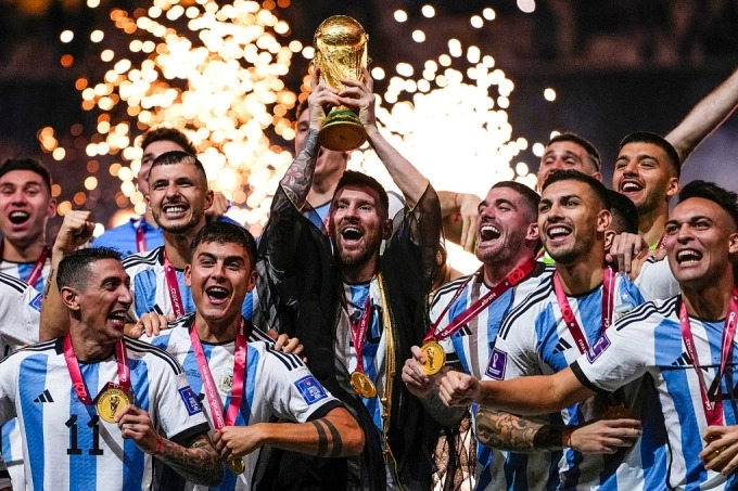 Cúp World Cup lên giá nhờ đà tăng của vàng